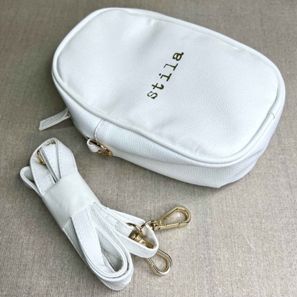 ❤️3 for $25❤️ Stila Crossbody Bag